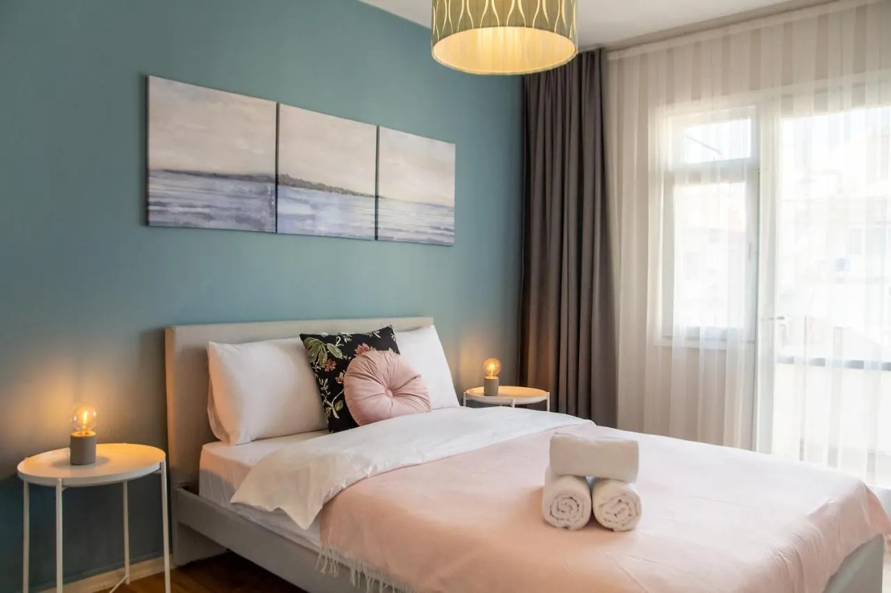 Flat With Sea View Near Karsiyaka Coast Appartement İzmir Turkije